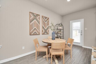 Building Photo - 4615 Aurora Glen Dr