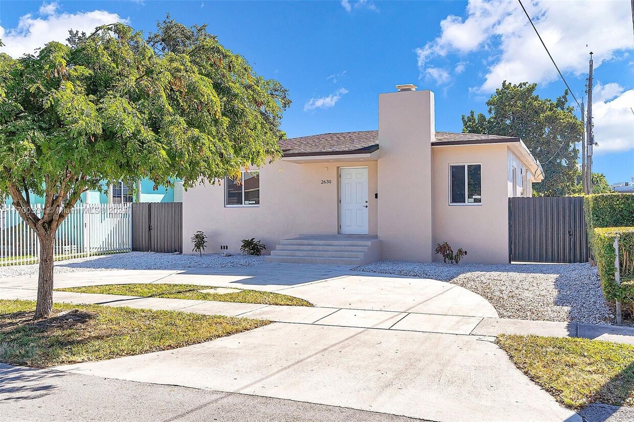 Foto principal - 2630 SW 19th St