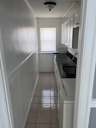 Building Photo - 23 Sigourney St