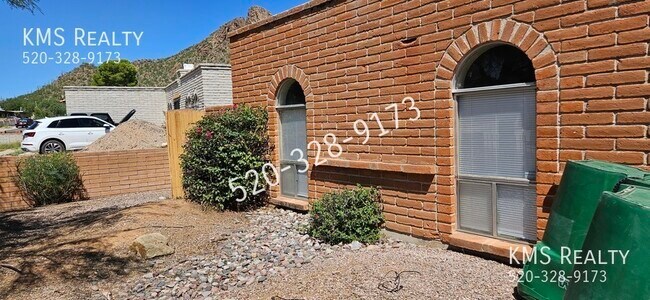 Building Photo - 3122 W Holladay St