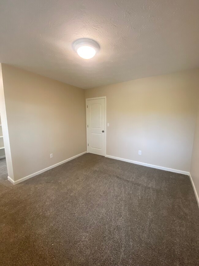 Building Photo - 10040 Gebhart Dr