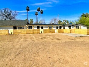 Building Photo - 2346 W Orangewood Ave