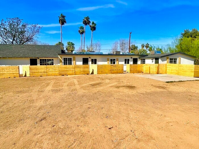 Primary Photo - Newly renovated with private front and bac...