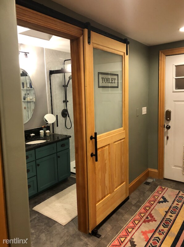 Foto del edificio - 1239 N Monaco Pkwy