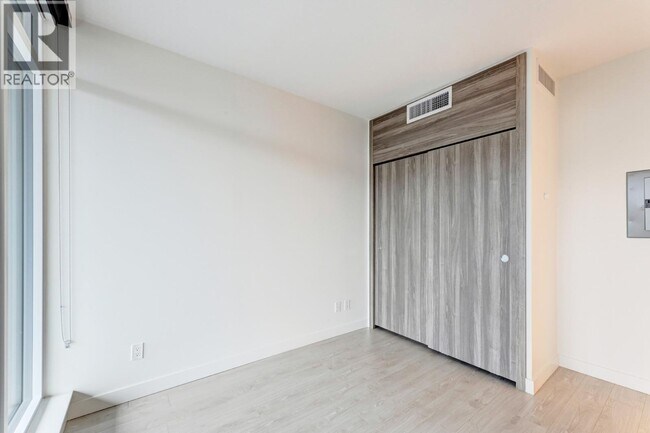 Building Photo - 4720-4720 Lougheed Hwy.