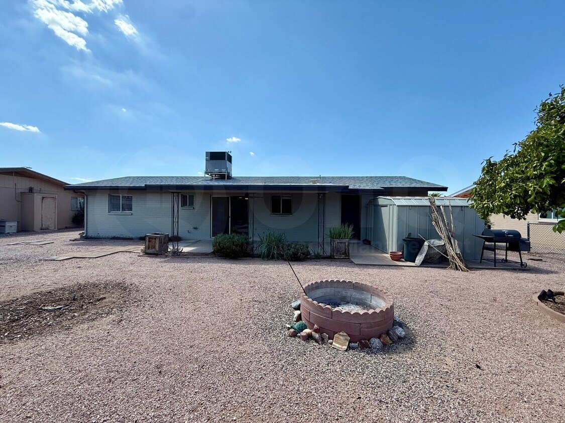 Building Photo - 6538 E Adobe Rd