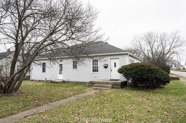 Building Photo - 105 N 9th Ave