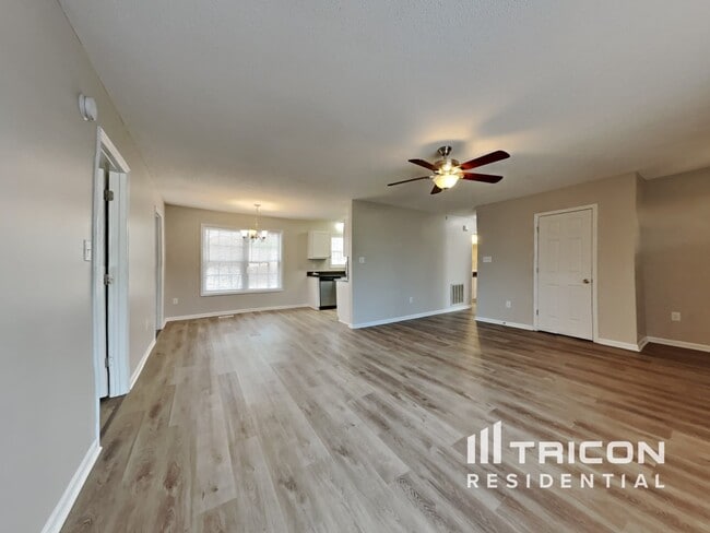 Building Photo - 3008 Brittany Dr