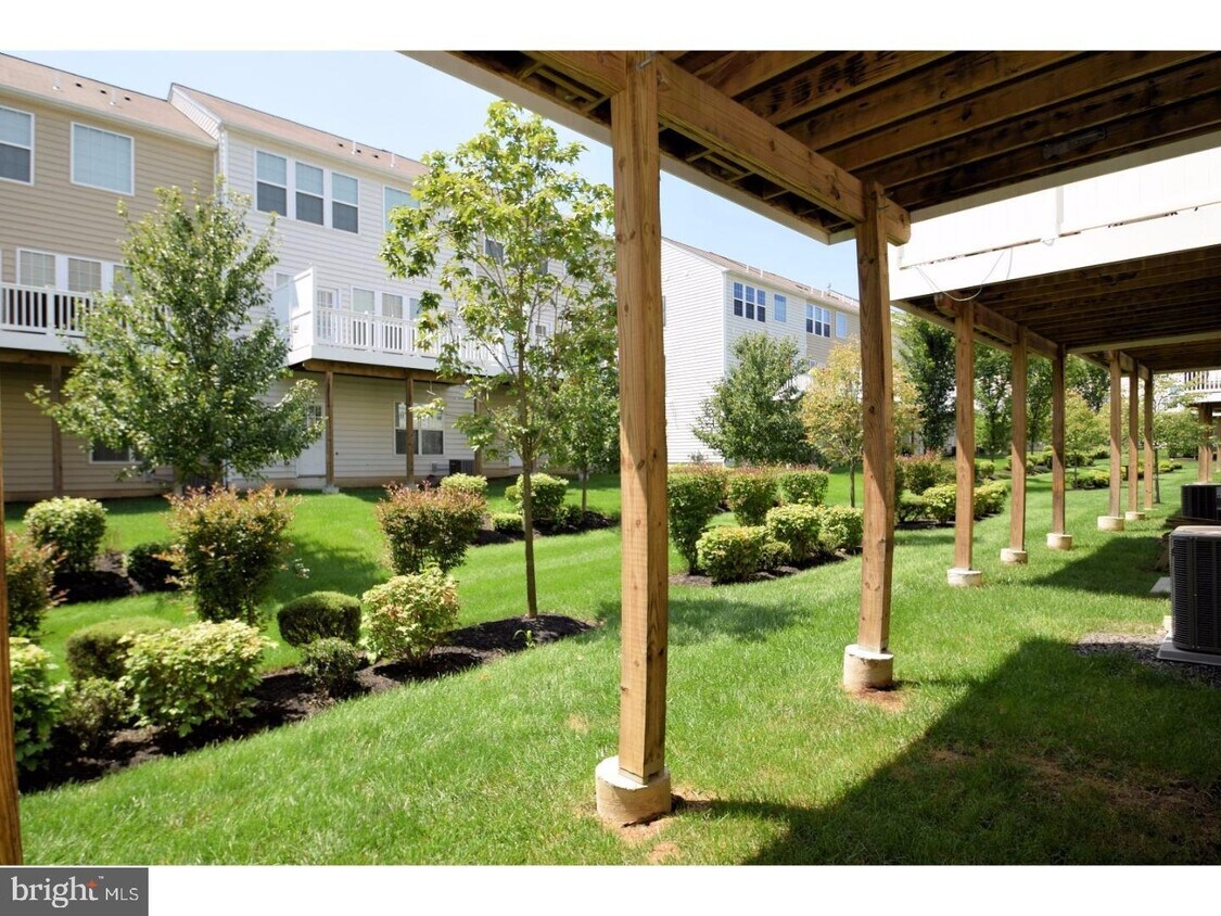 Primary Photo - 412 Ellison Dr