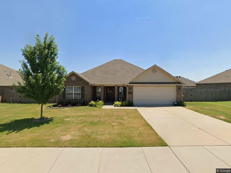 Primary Photo - 541 Saddlehorn Dr
