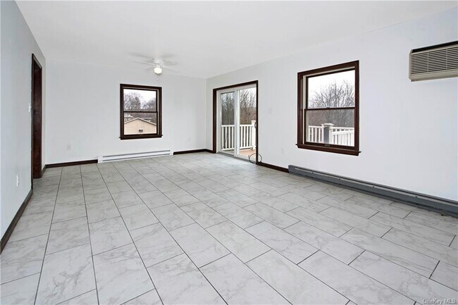 Building Photo - 25 Husted Rd