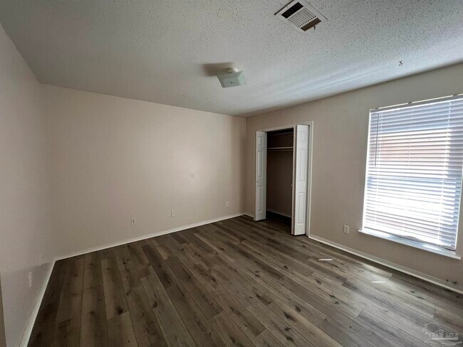 Foto del edificio - 410 Deborah Ln