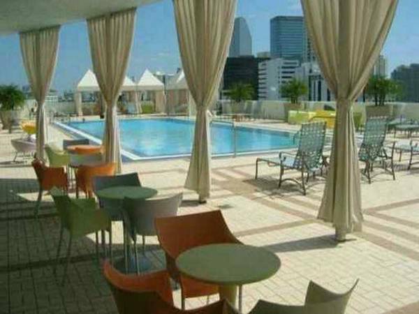 Piscina - 1250 S Miami Ave