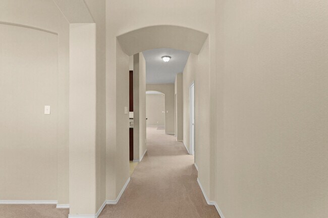 Foto del edificio - 2818 Lockeridge Oaks Dr