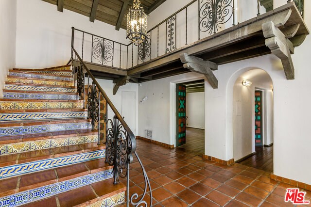 Foto del edificio - 211 N Van Ness Ave