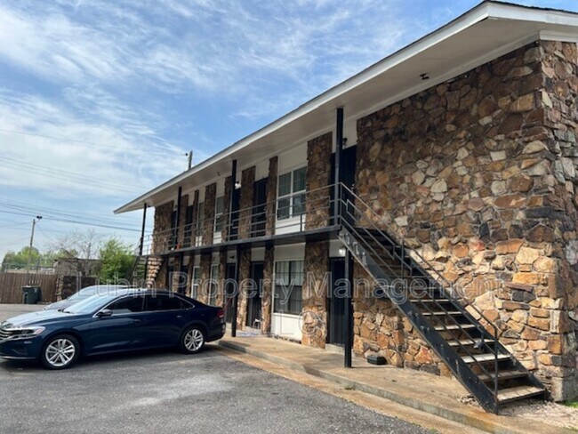 Building Photo - 3969 Southlawn Ave