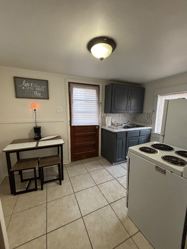 Foto del edificio - 242.5 Nursery Ave