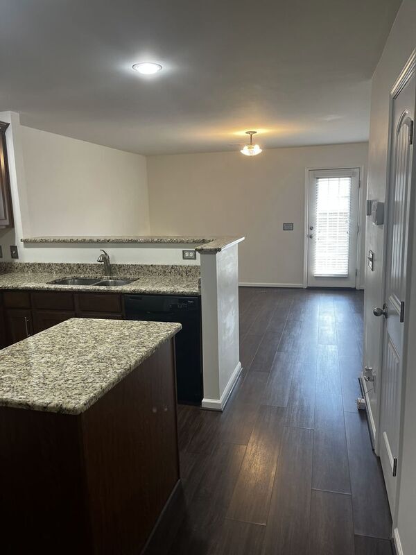 Foto del edificio - 3946 Hoggett Ford Rd