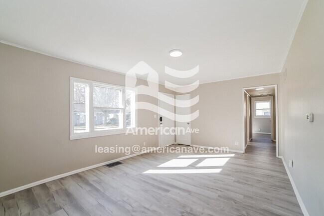 Foto del edificio - 823 W Bartlett Ct