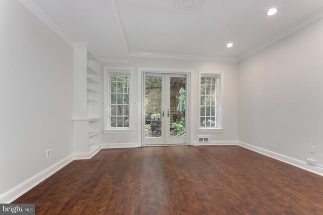 Building Photo - 1356 27th St NW