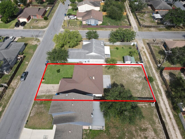 Building Photo - 1517 Robin Ave
