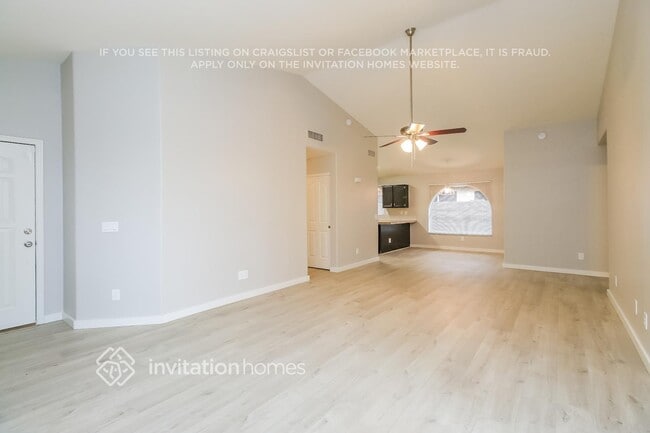 Building Photo - 3844 E San Remo Ave