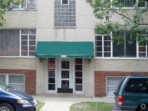 Foto principal - 5205 W Drummond Pl