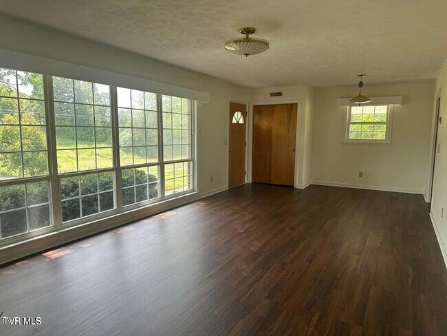 Foto del edificio - 3610 Warrensburg Rd