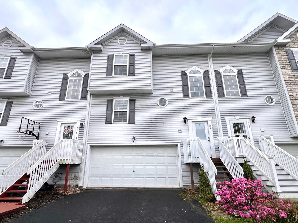 Foto principal - Cranberry Township - 3 Bedroom 2.5 Bathroo...