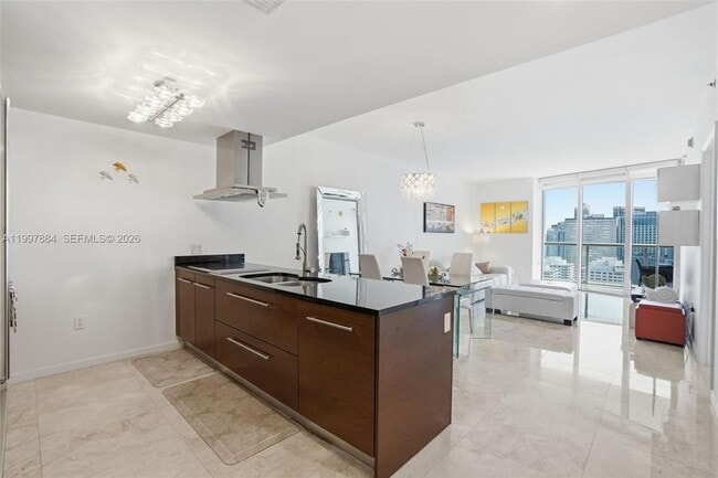 Building Photo - 495 Brickell Ave