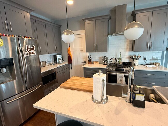 Building Photo - Beautiful rental in great location!