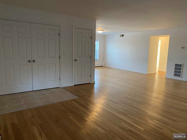 Foto del edificio - 20-30 Ridge Rd