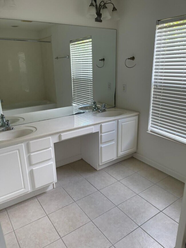 Foto del edificio - Fabulous 3/2.5 Townhouse located in The Vistas at Stonebridge Commons