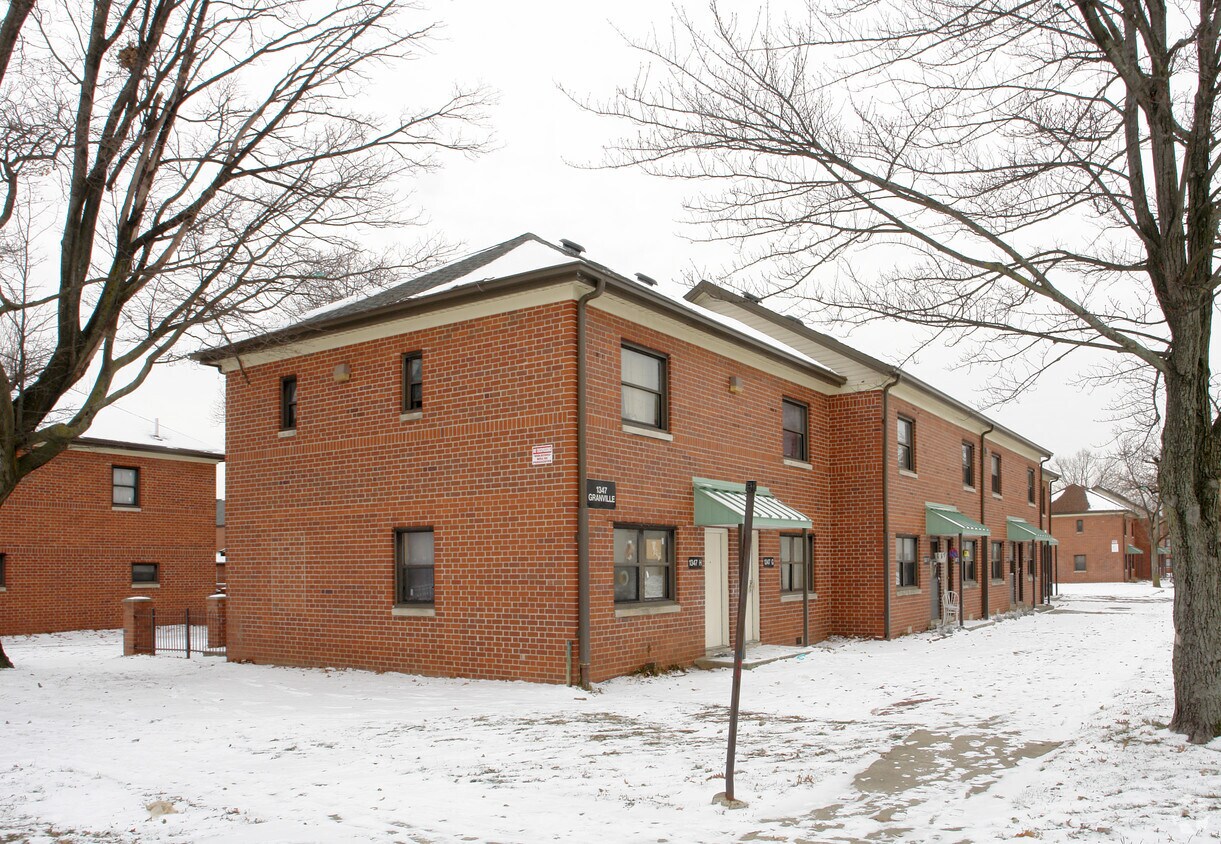 Building Photo - 1347 Granville St