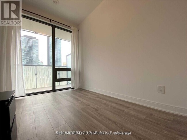 Photo du bâtiment - 50 Charles St E