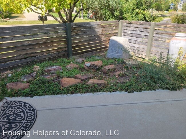 Building Photo - 4 br, 3.5 bath House - 4852 Dakota Blvd