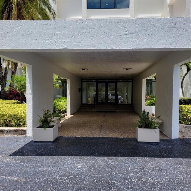 Building Photo - 4822 Ocean Blvd