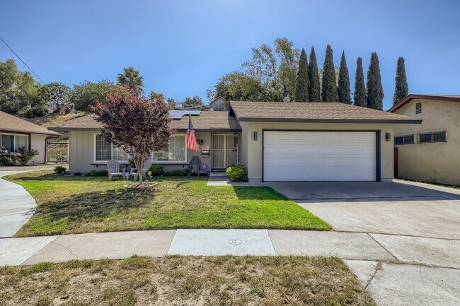 Foto del edificio - Charming 3-Bedroom, 2-Bath Home in a Cul-de-Sac Located in a Convenient, Central Area