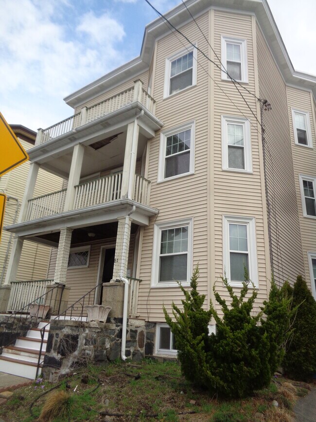 Building Photo - 61 Grove St