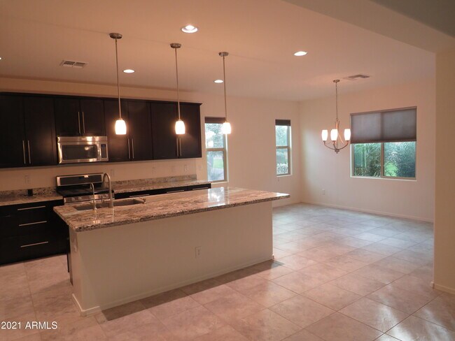 Foto del edificio - 42091 W Solitare Dr