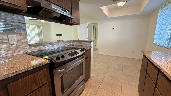 Building Photo - Paradise Valley 1br Condo with Pool