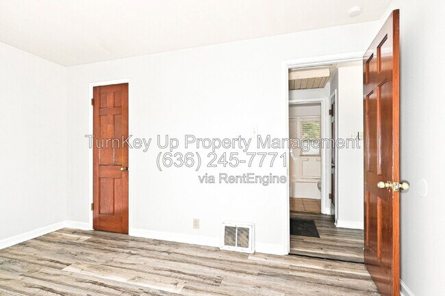 Foto del edificio - 8234 Airport Rd