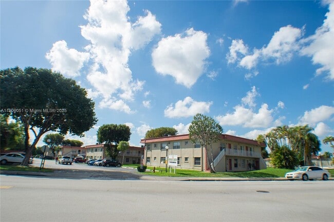 Foto del edificio - 12800 SW 43rd Dr