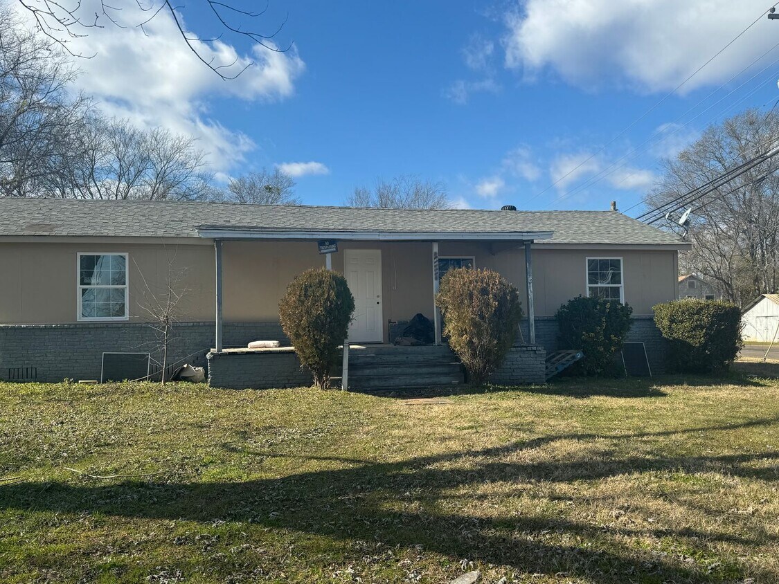 Primary Photo - 3/1 PTISD Fenced yard Pet Friendly