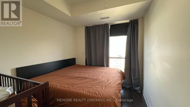 Photo du bâtiment - 18 Graydon Hall Dr