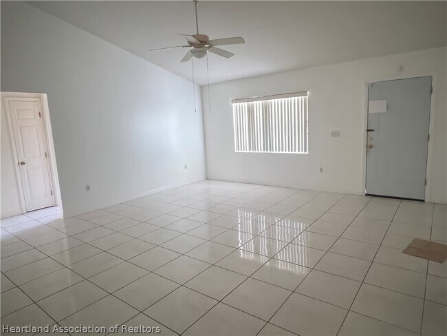 Foto del edificio - 238 Thurman Ave