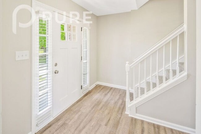 Building Photo - 9403 Fetlock Ct