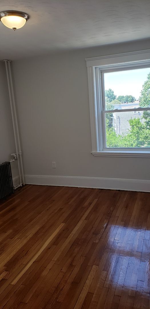 Building Photo - Parking For Rent - Pet Friendly - Updated ...