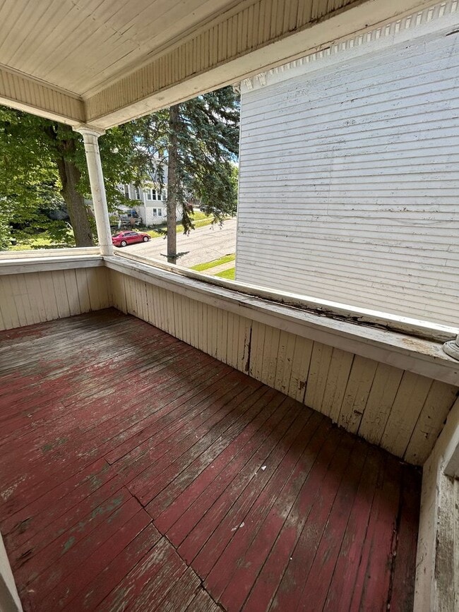 Building Photo - 212 Tinkler St