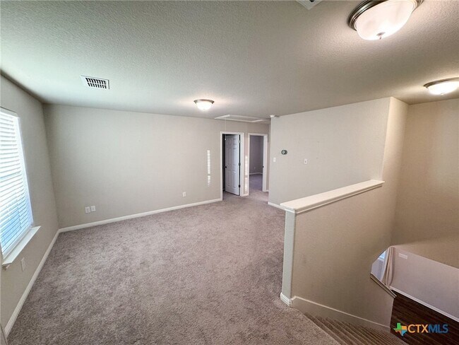 Foto del edificio - 366 Silver Springs Bend